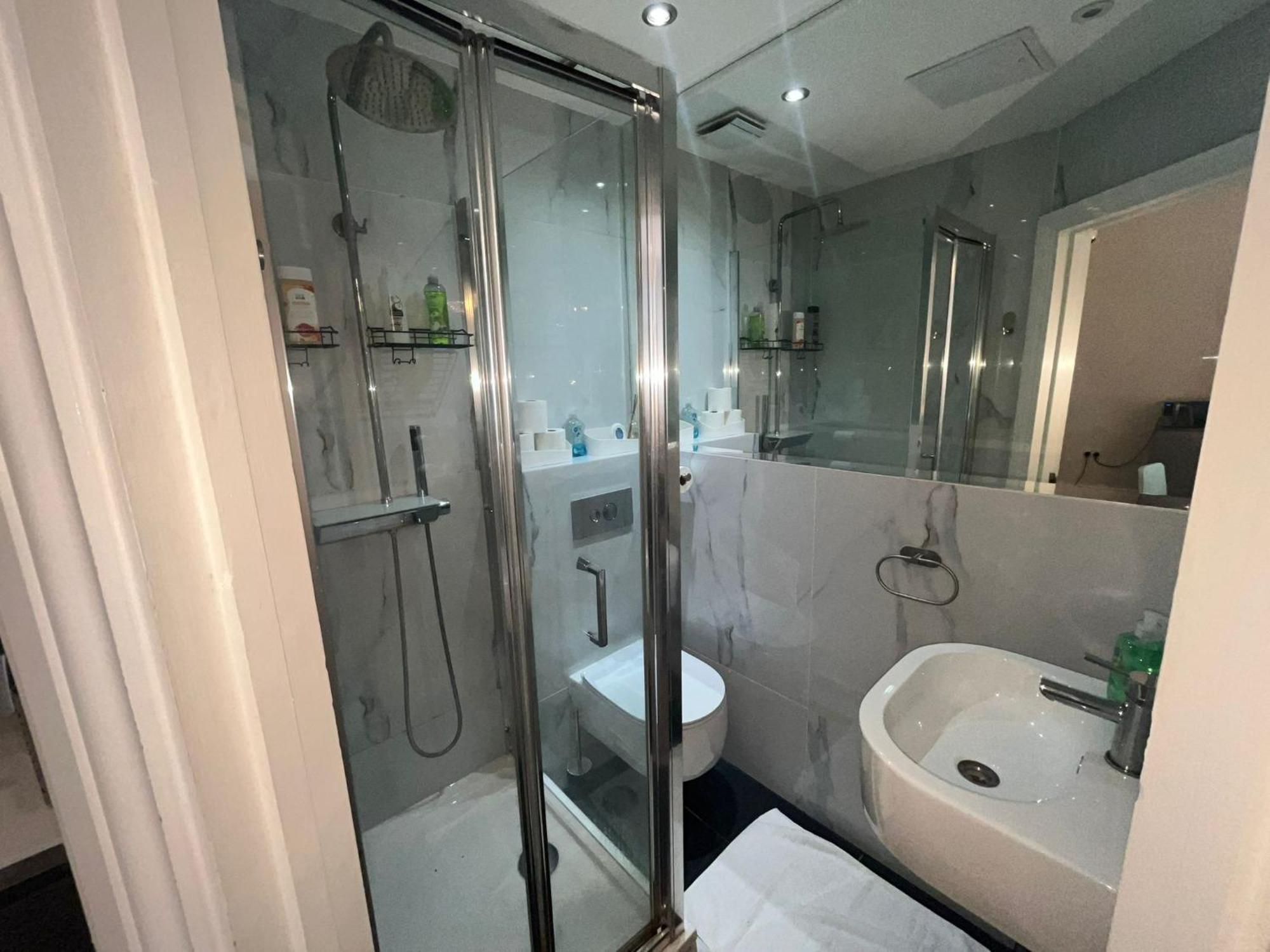 Apartments In The Heart Of High Street Kensington ロンドン 部屋 写真